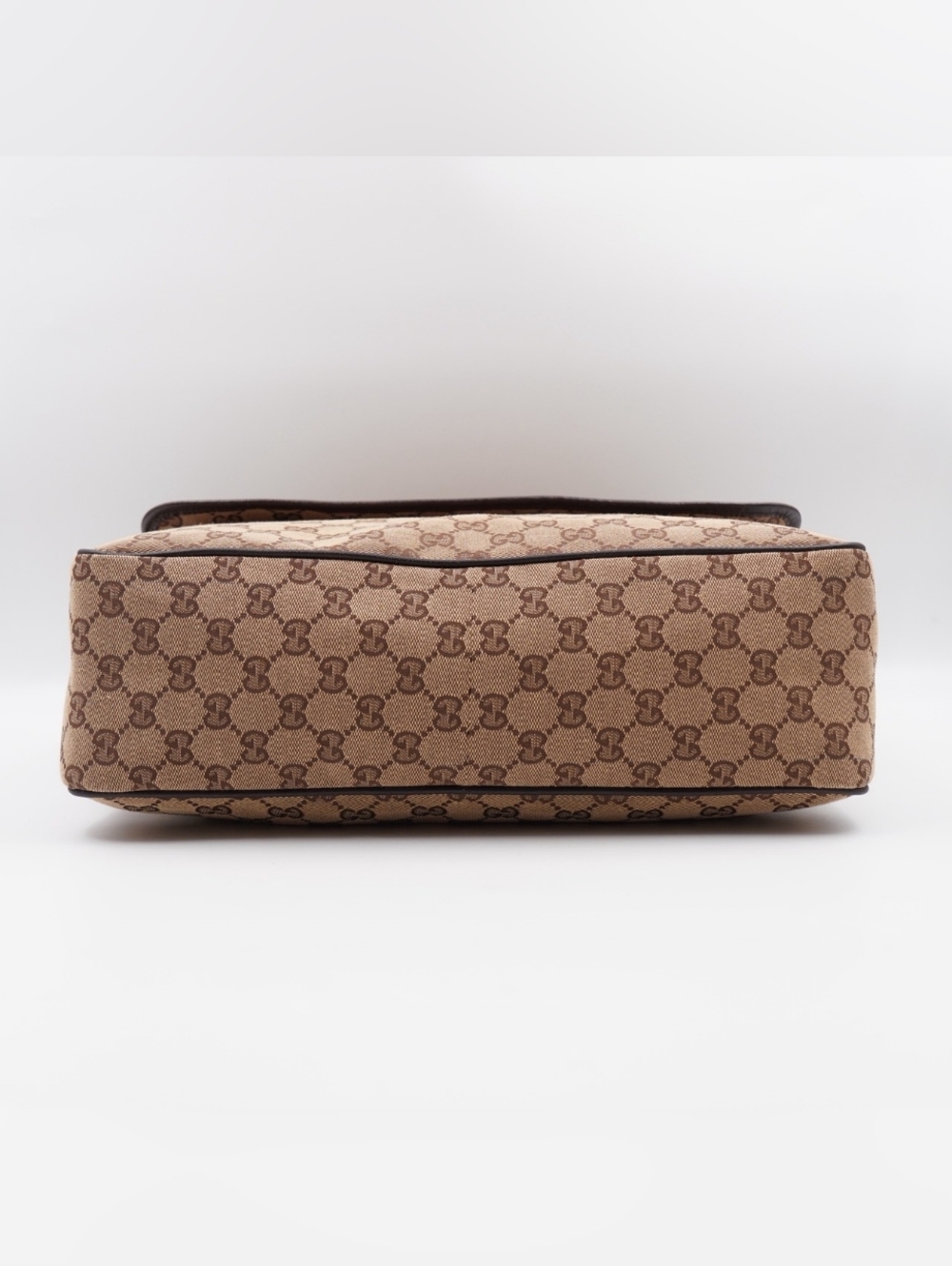 CH20 💗 GUCCI Monogram Canvas Flap Messenger - Picture 11 of 12